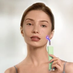 FOREO ESPADA™ 2 Plus -FOREO || Braun || Therabody Shop ESPADA2PLUS lifestyle 09pist