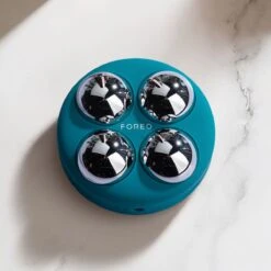 FOREO BEAR™ 2 Body Microcurrent Toning Device -FOREO || Braun || Therabody Shop FOREOBEAR2body ProductLifestyle 02