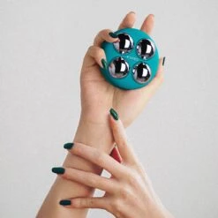 FOREO BEAR™ 2 Body Microcurrent Toning Device -FOREO || Braun || Therabody Shop FOREOBEAR2body ProductLifestyle 03