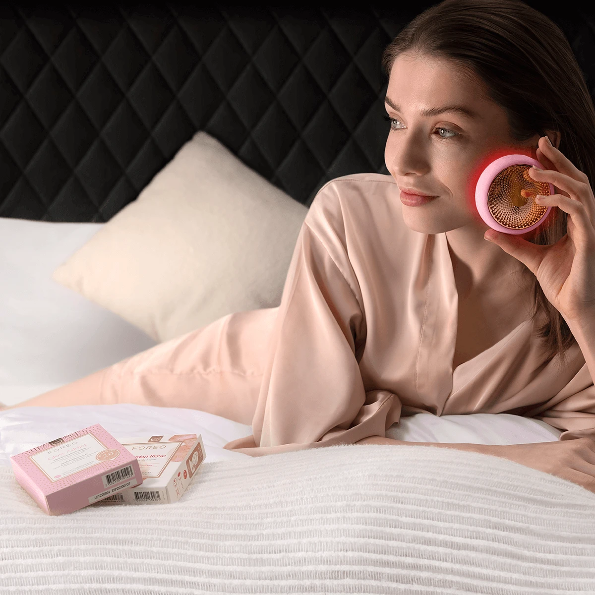 FOREO UFO 3 Advanced Skin Wellness Device 4 FOREO UFO 3 Advanced Skin Wellness Device - Image 2